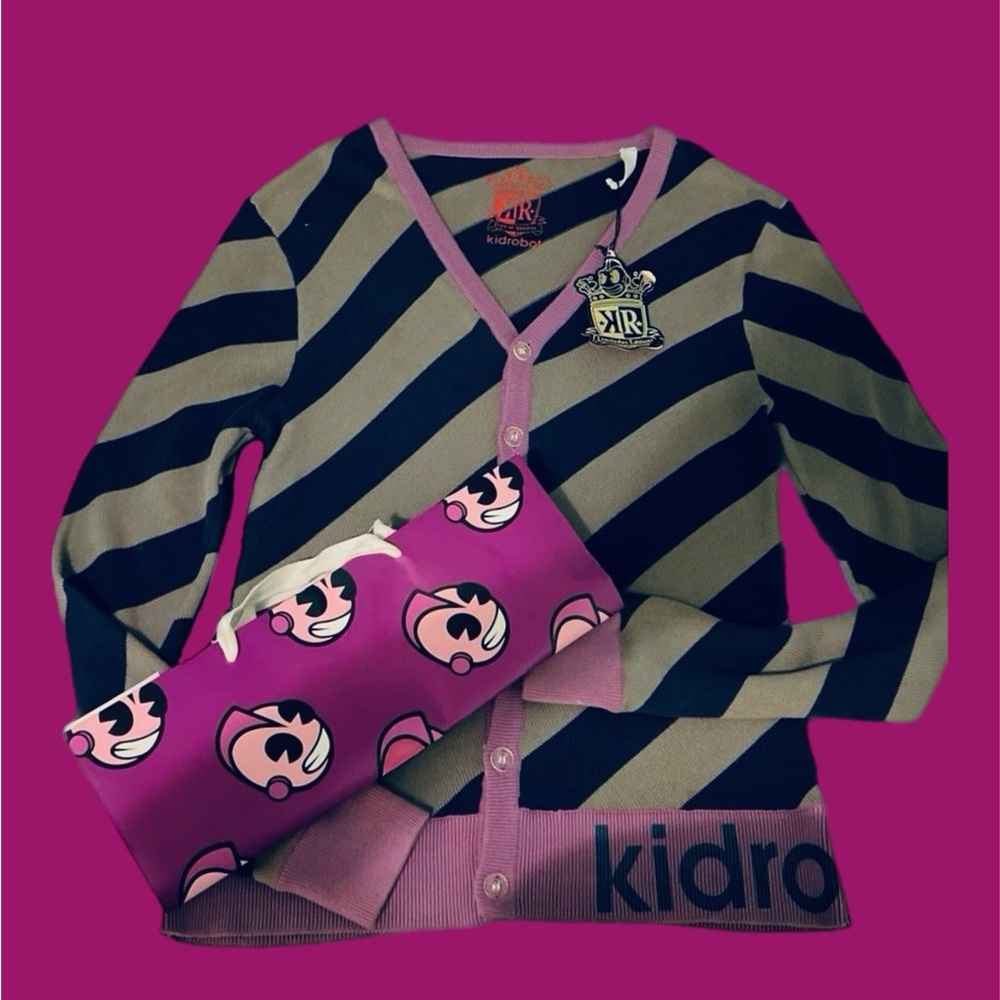 KIDROBOT cardigan deadstock/rare